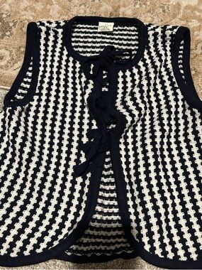 Sleeveless Knit Cardigan Vest in Navy and White